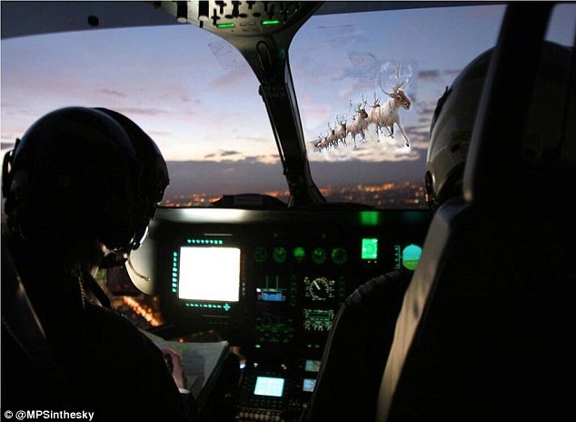 Впервые сумели заснять сани Санта Клауса парящие в небе над Британией (2 фото)
