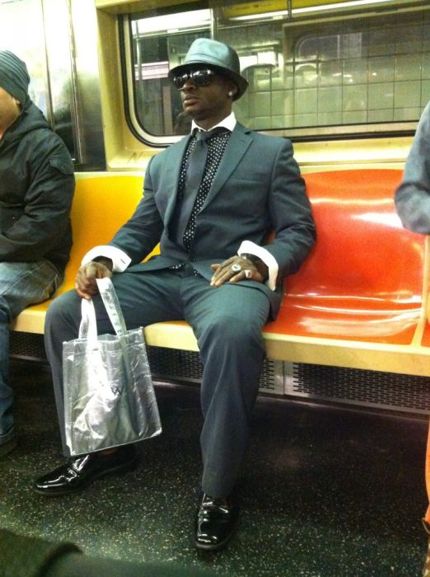Странная мода у пассажиров в метро (20 фото)