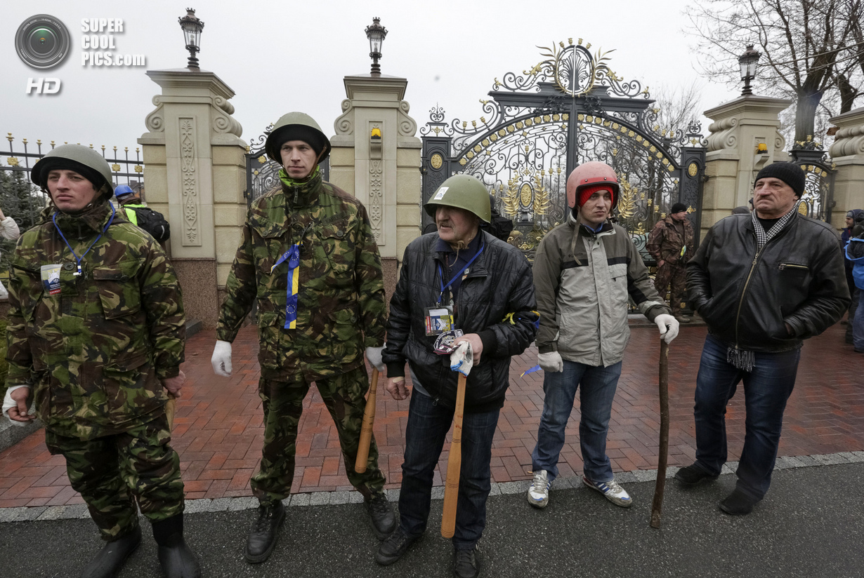 Золотая резиденция Януковича: Как жил экс-президент Украины (17 фото)