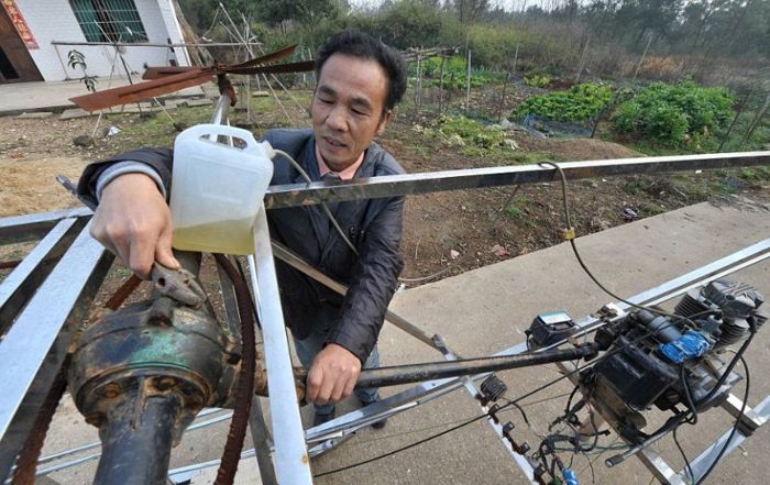 Китайский фермер собрал из металлолома вертолет (7 фото)