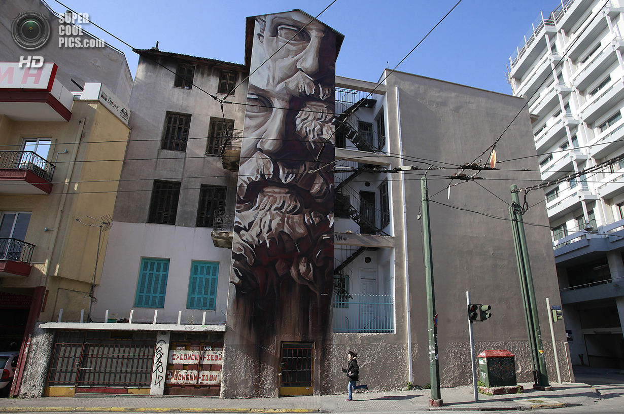 Афины превратились в столицу стрит-арта (13 фото)