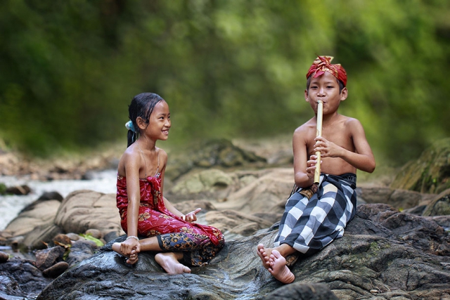 Будни сельских жителей Индонезии в ярких фотографиях (20 фото)