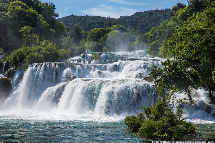 Один из самых красивых водопадов Европы (25 фото)