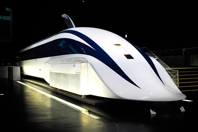 Японское железнодорожное чудо — поезд Синкансен (26 фото)