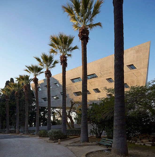Институт Исаама Фареса в Бейруте (16 фото)