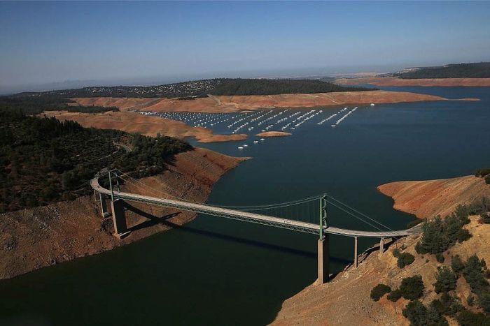 Аномальная засуха в Калифорнии на сравнительных снимках (6 фото)