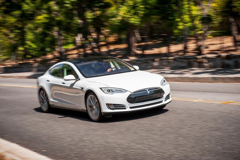  Tesla Model S P85D 2015  (6 )