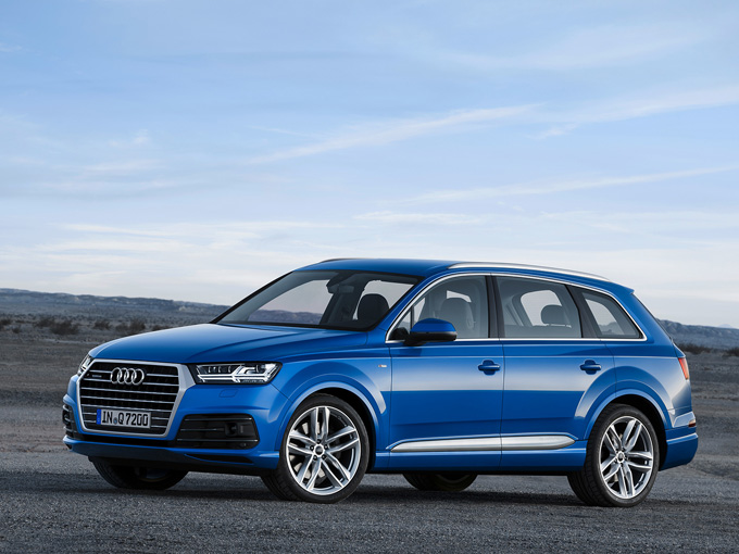 Audi Q7 2015 (15 )