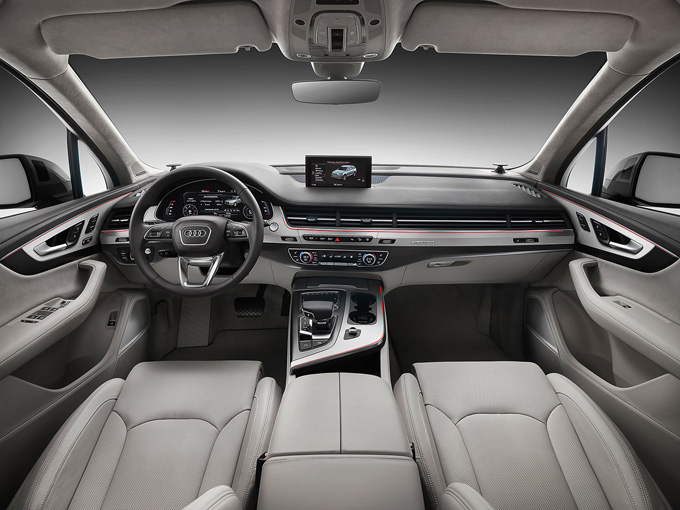 Audi Q7 2015 (15 )