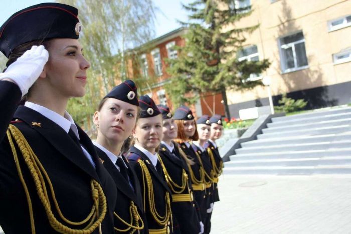 Какие девушки работают в российской полиции (23 фото)