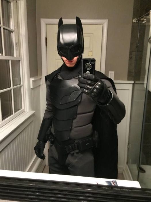 Самодельный костюм Бэтмена, в котором не страшно ввязаться в драку (10 фото)