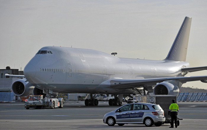  Boeing 747  600   (12 )