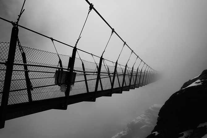 10 самых экстремальных мостов (21 фото)