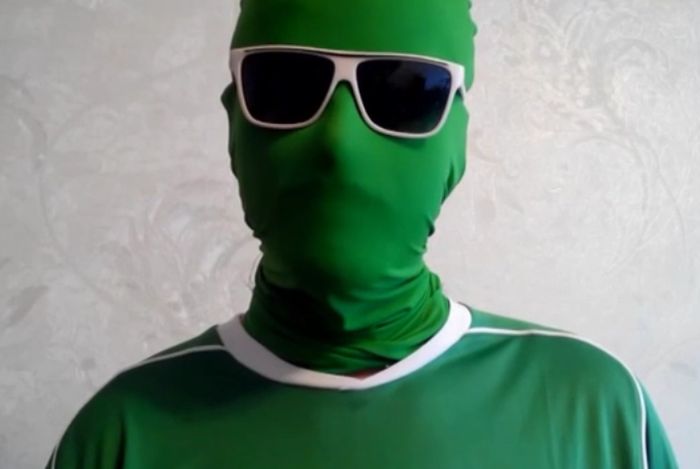 В Челябинске появился свой супергерой Чисто МЭН (11 фото + видео)