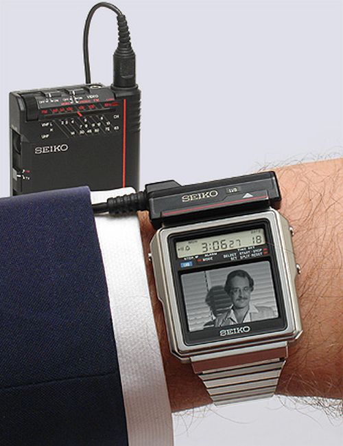 Первые в мире часы с телевизором. 1982 год (4 фото)