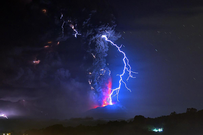 Извержения вулканов в 2015 году (18 фото)