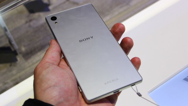 Sony     Xperia Z5 (3 )