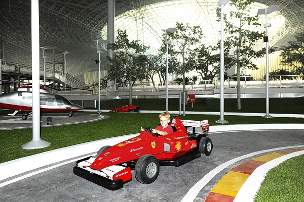Ferrari World      (9 )