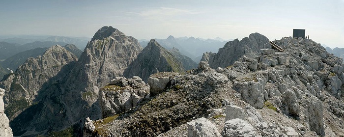 Бесплатная хижина в Альпах всегда рада гостям (10 фото)