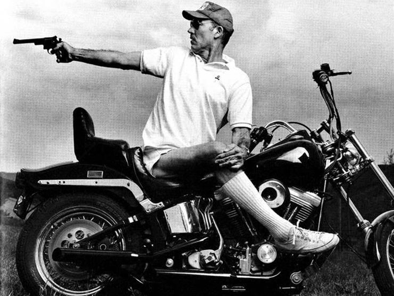 Знаменитые мужчины и их мотоциклы (10 фото)