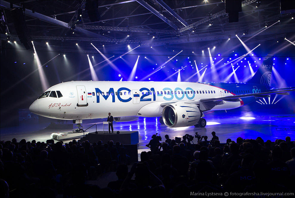 Самолет МС-21 впервые показали широкой публике (14 фото)