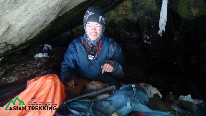 В Гималаях нашли туриста, пропавшего 47 дней назад (7 фото)