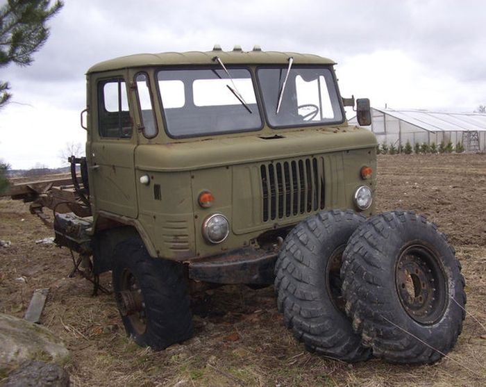 Как из ГАЗ-66 сделали настоящего монстра (17 фото)